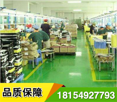 車間倉庫、劃線施工不用噴涂機械,熱熔機械,地面涂膠后直接粘貼,立即可以通車,野外施工簡便,經(jīng)久耐用,標線邊緣整齊,作圖剪字方便,長期使用之平均造價低于所有標線漆價格.高速路一
